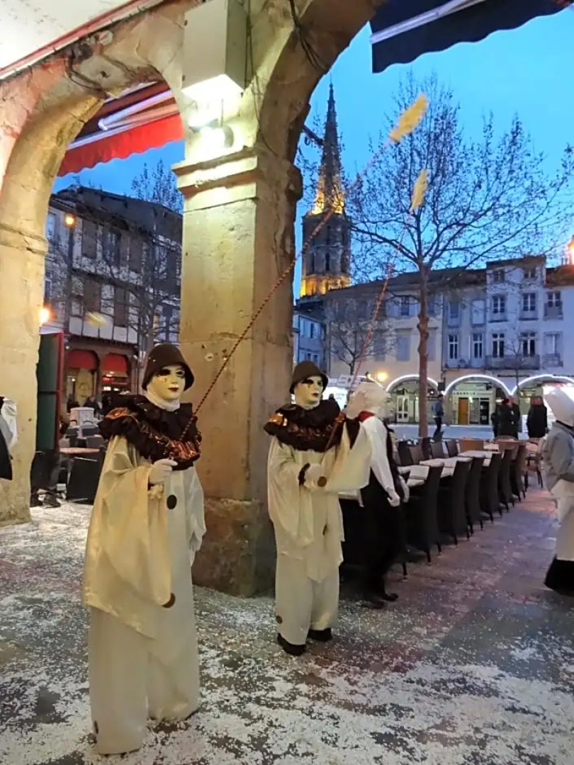 Logis Hotel Moderne Et Pigeon