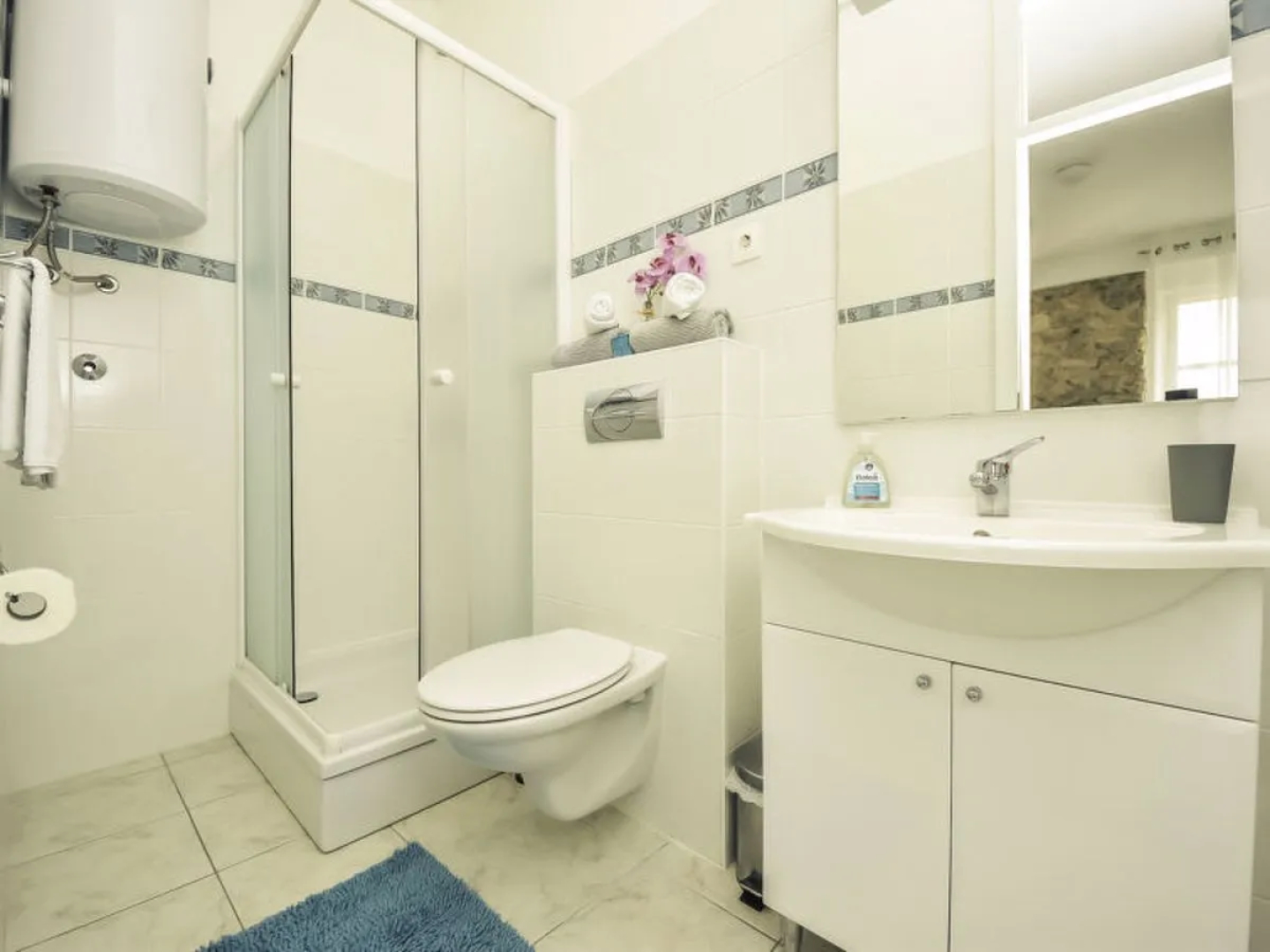 Apartment Snježana Karlobag 28539