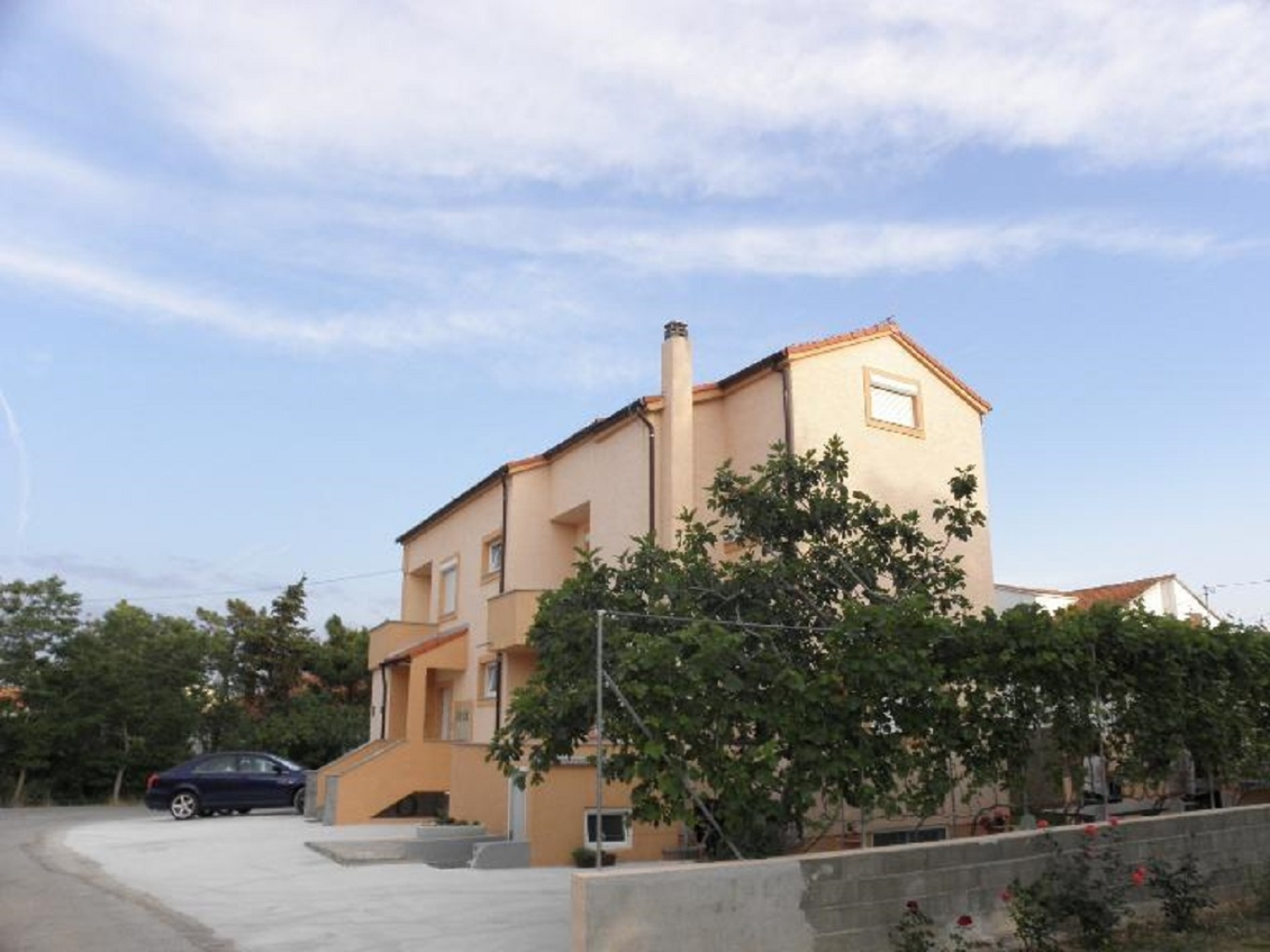 Apartment Ivan - 300 m from sea: A3 Nin, Zadar riviera