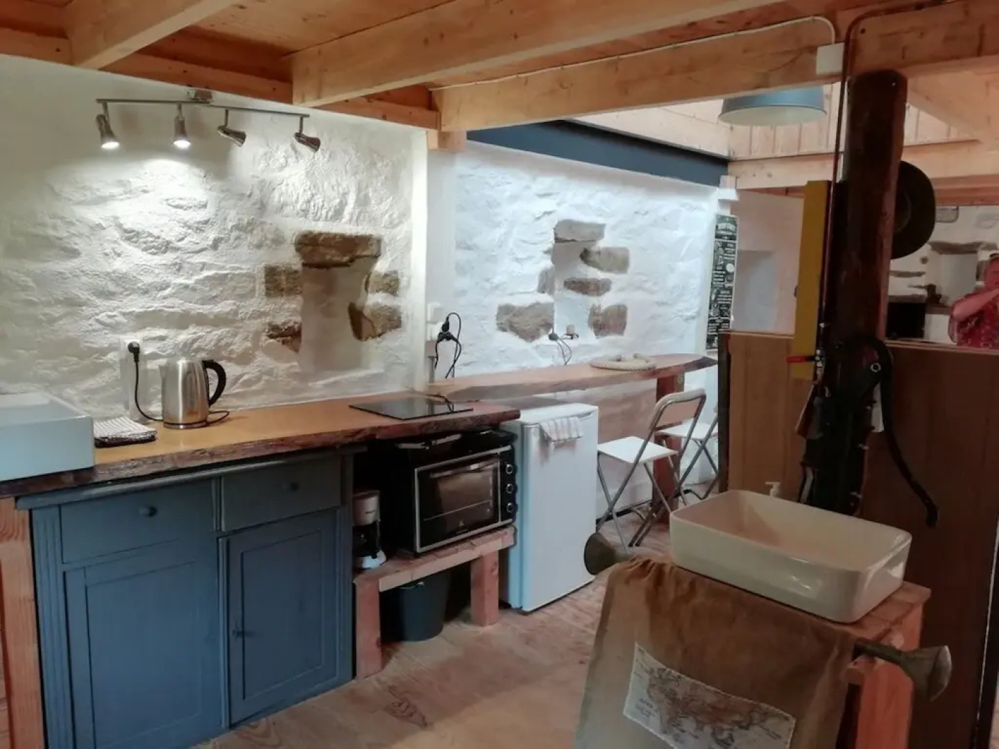 House full of charm with garden,10min from the Pointe du Raz