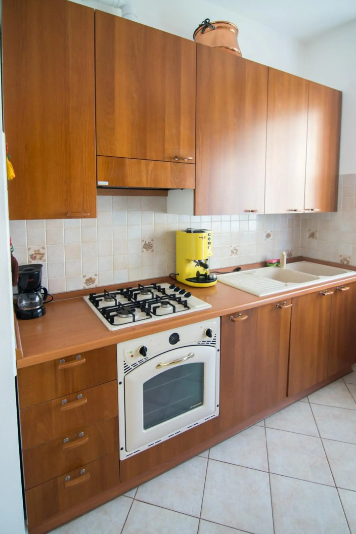 Silky House with Private Parking