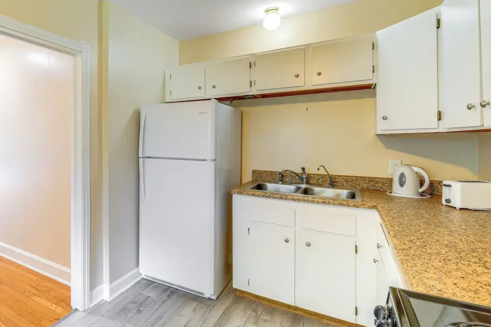 Walk to Main Street! Home in Historic Jonesborough