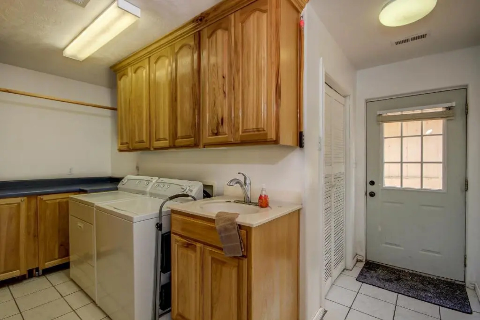 Pecan Point by Kabino