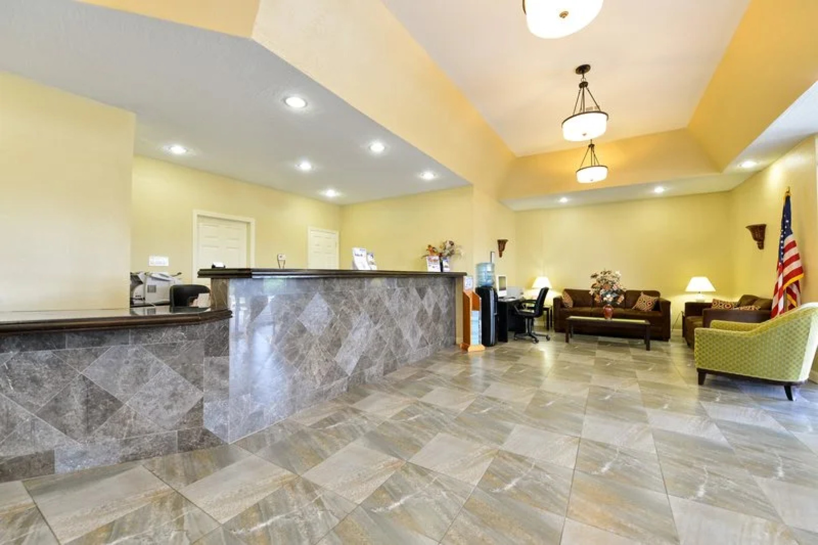 Econo Lodge Space Center