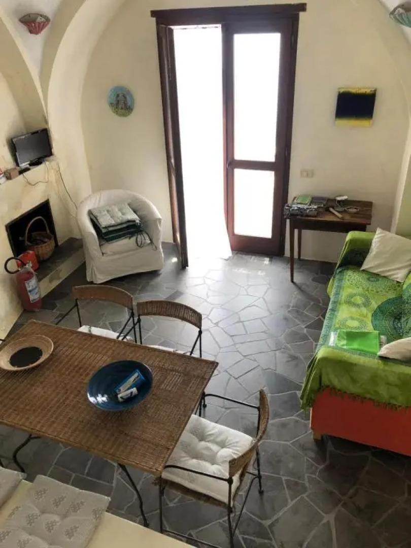 The Little Tower of Minuta