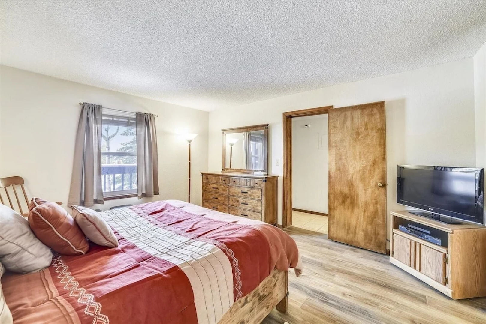 Mountainside  155a 2 Bedroom Condo by RedAwning