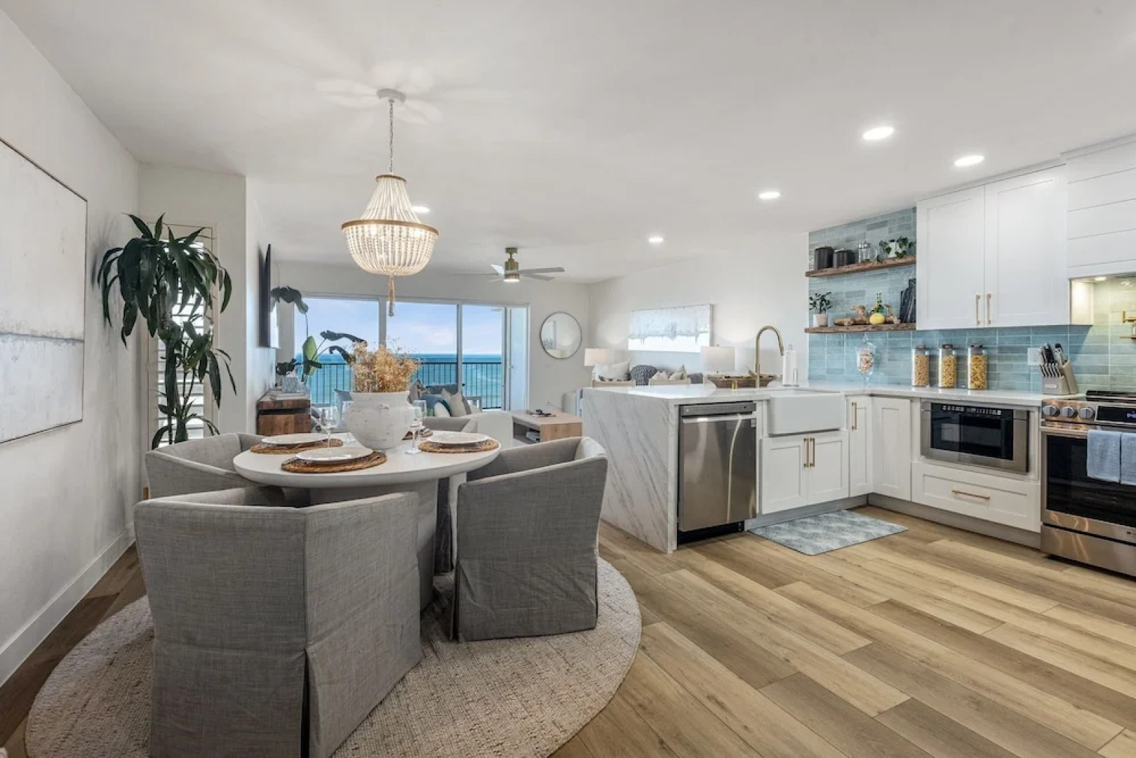 Dmbc 823b 2 Bedroom Condo by RedAwning