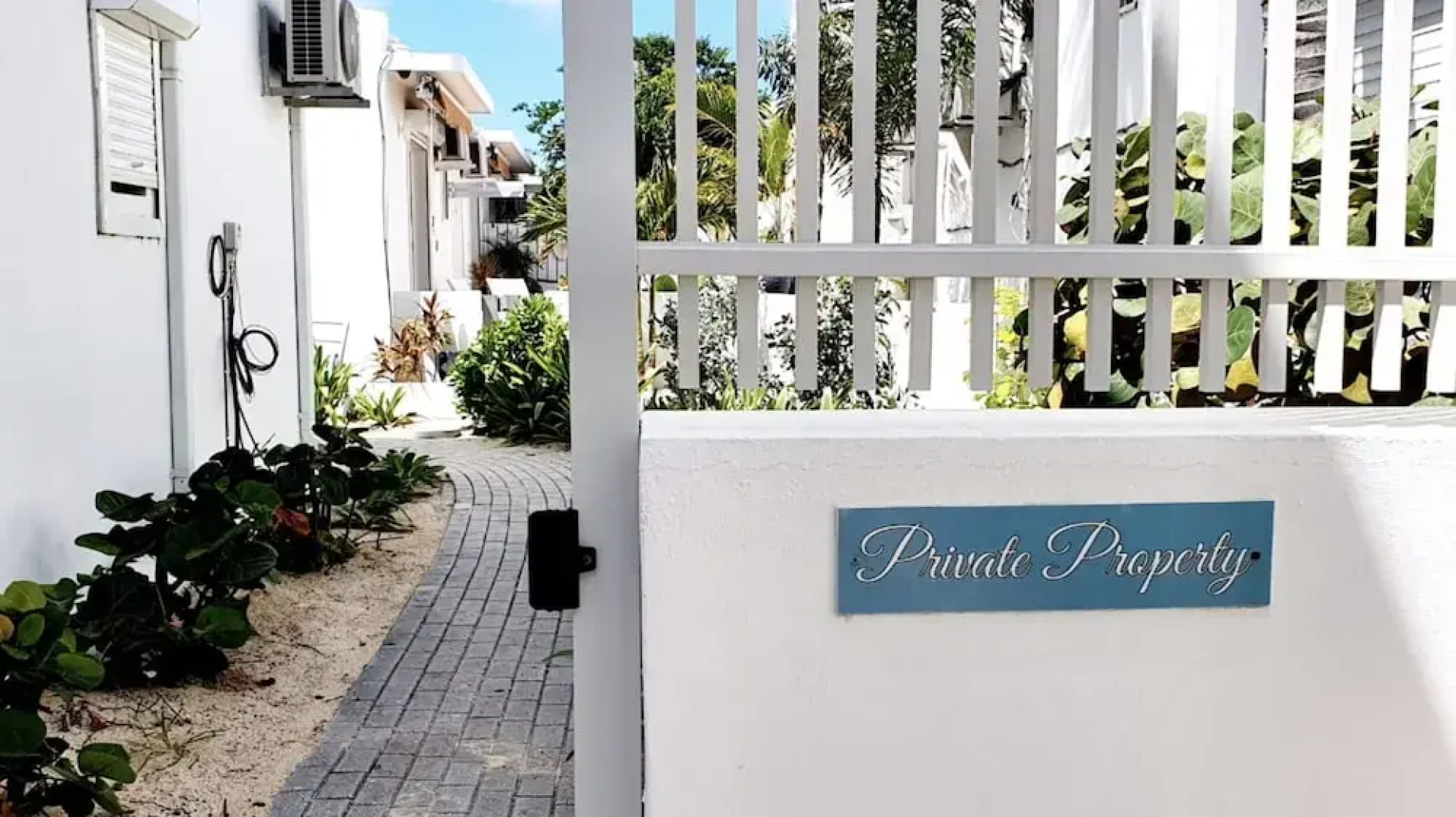 Coco's Beach House