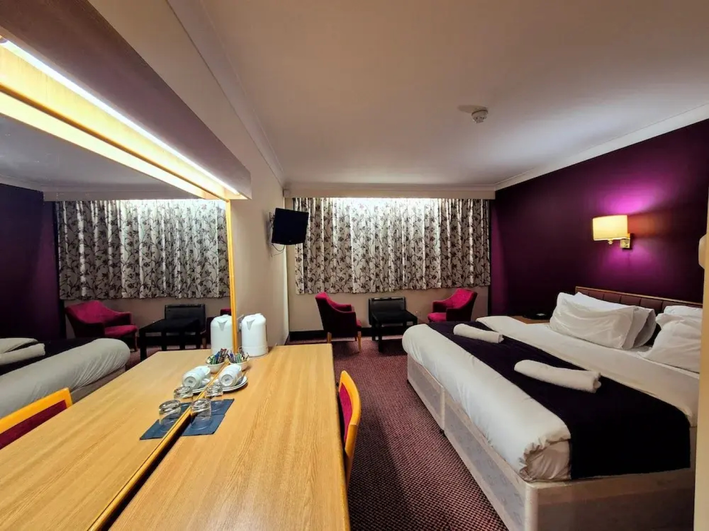 Supreme Inn Boston