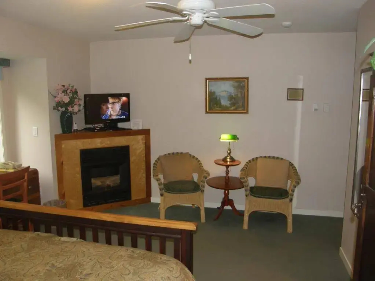 Cedar Wood Lodge B&B