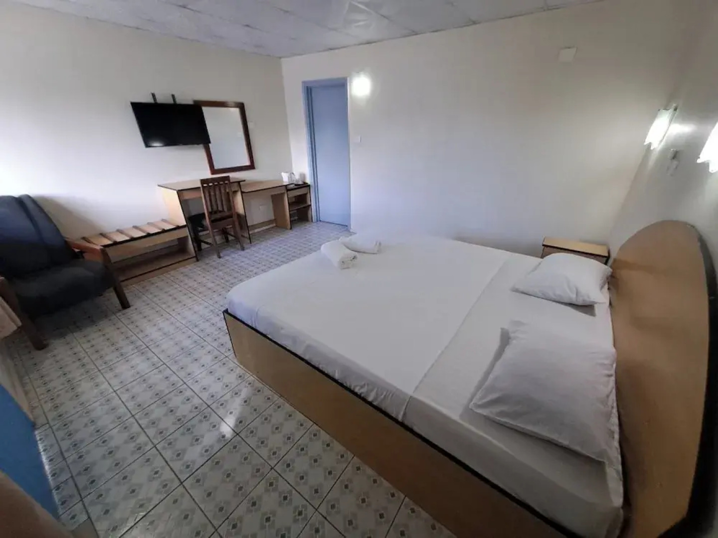 Fun World Plaza Hotel