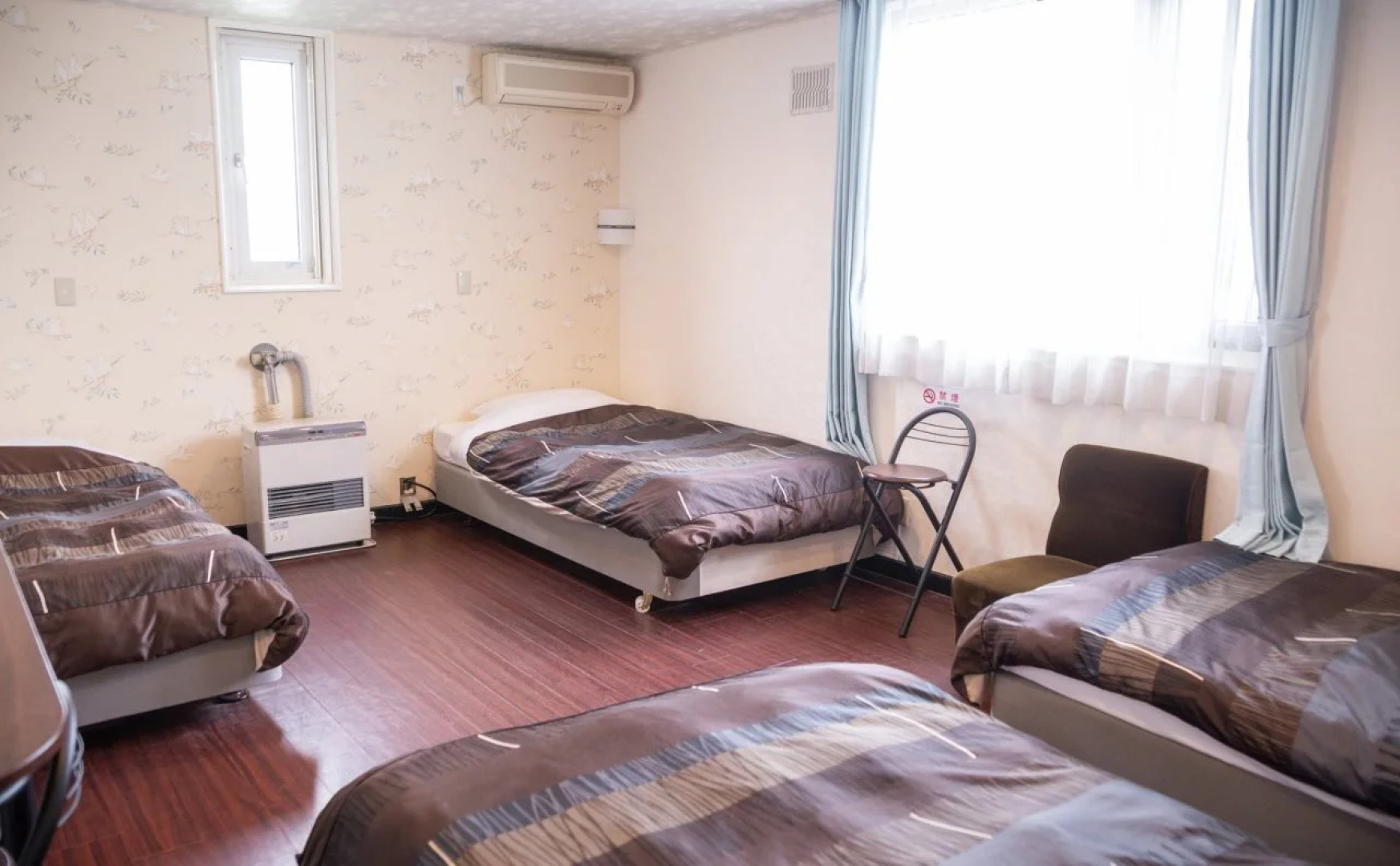 petit-hotel #MELON Furano