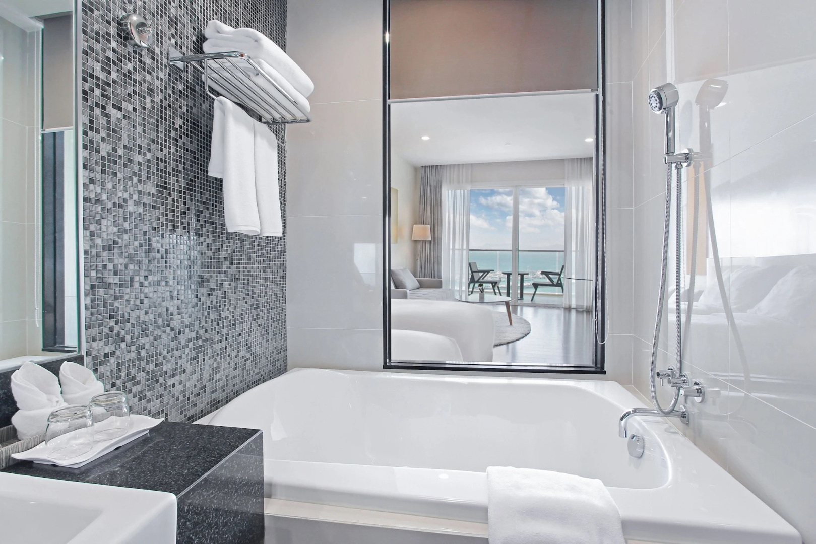 White Sand Beach Residences Pattaya