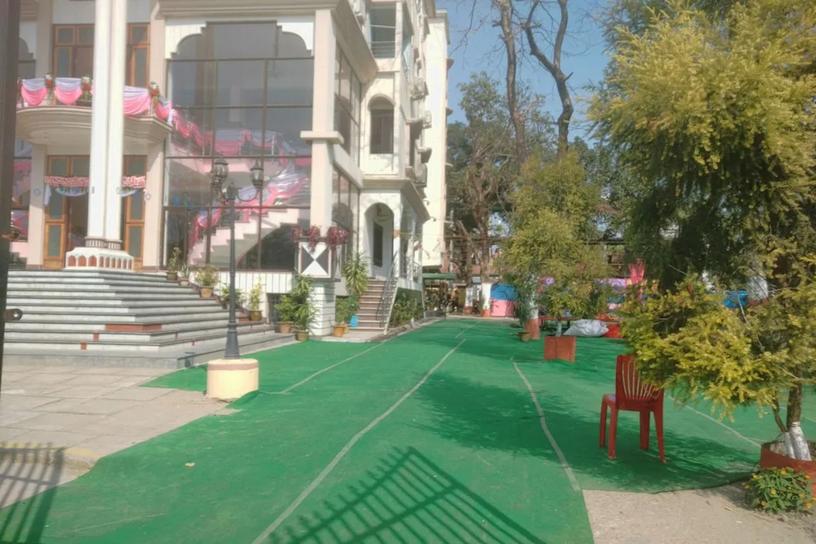 Greater Kailash The Palace By OYO Rooms