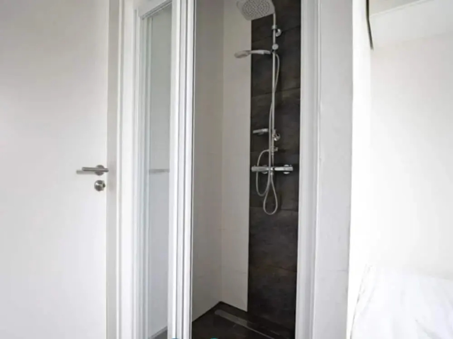 Well-kept Chalet on the Water