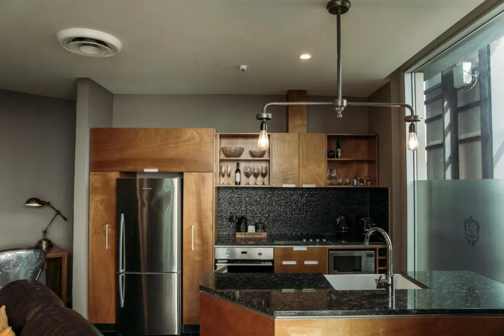 King and Queen Hotel Suites