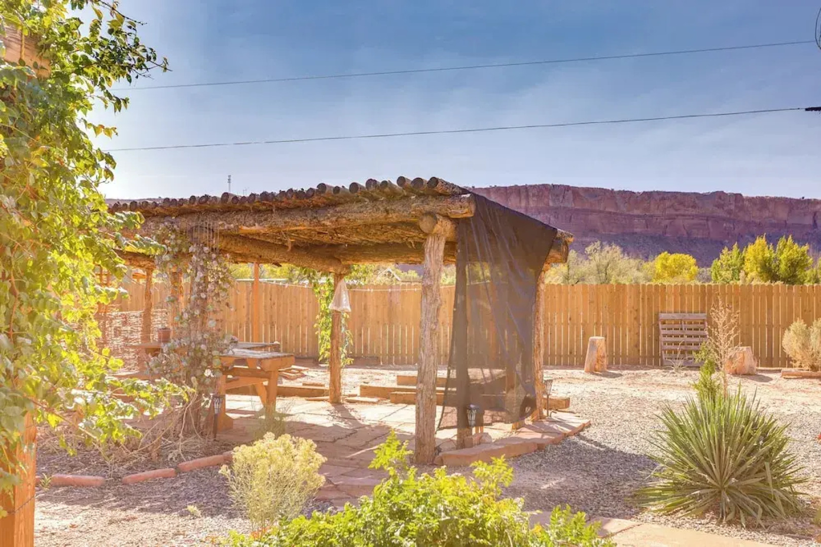 Stunning Views: Quiet Bluff Home Near Hiking!