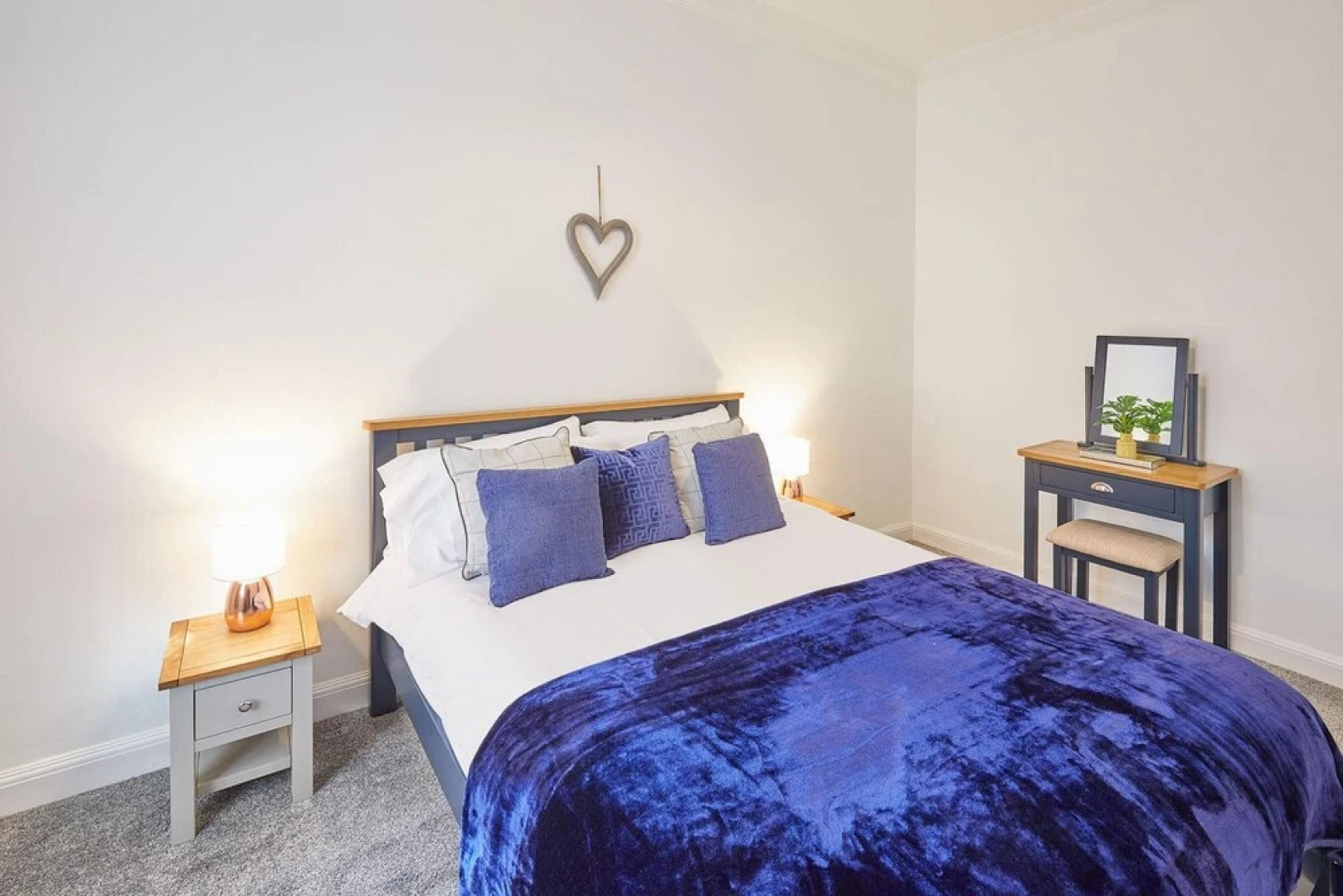 Host Stay The Lookout