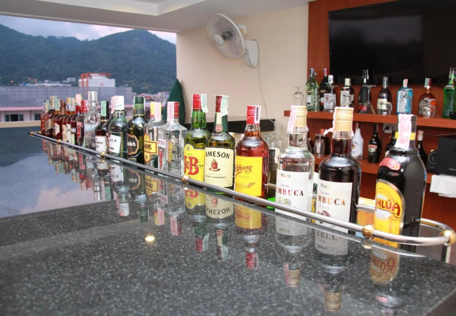 Hemingways Silk Hotel