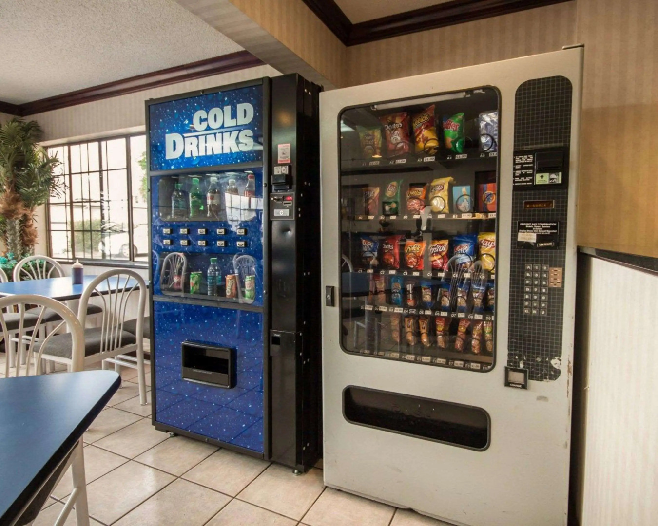 Econo Lodge Inn & Suites El Paso West