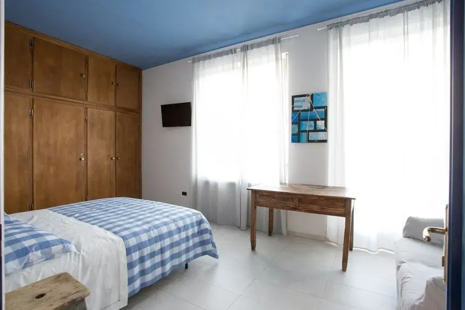 Boulevard 900 - Comfort and Style - Entire Structure 12 Beds