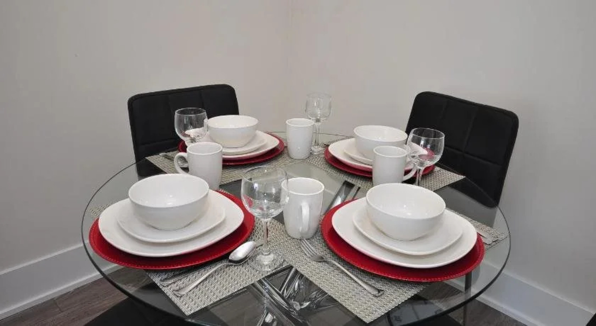 Whitehall Suites - Front Street West