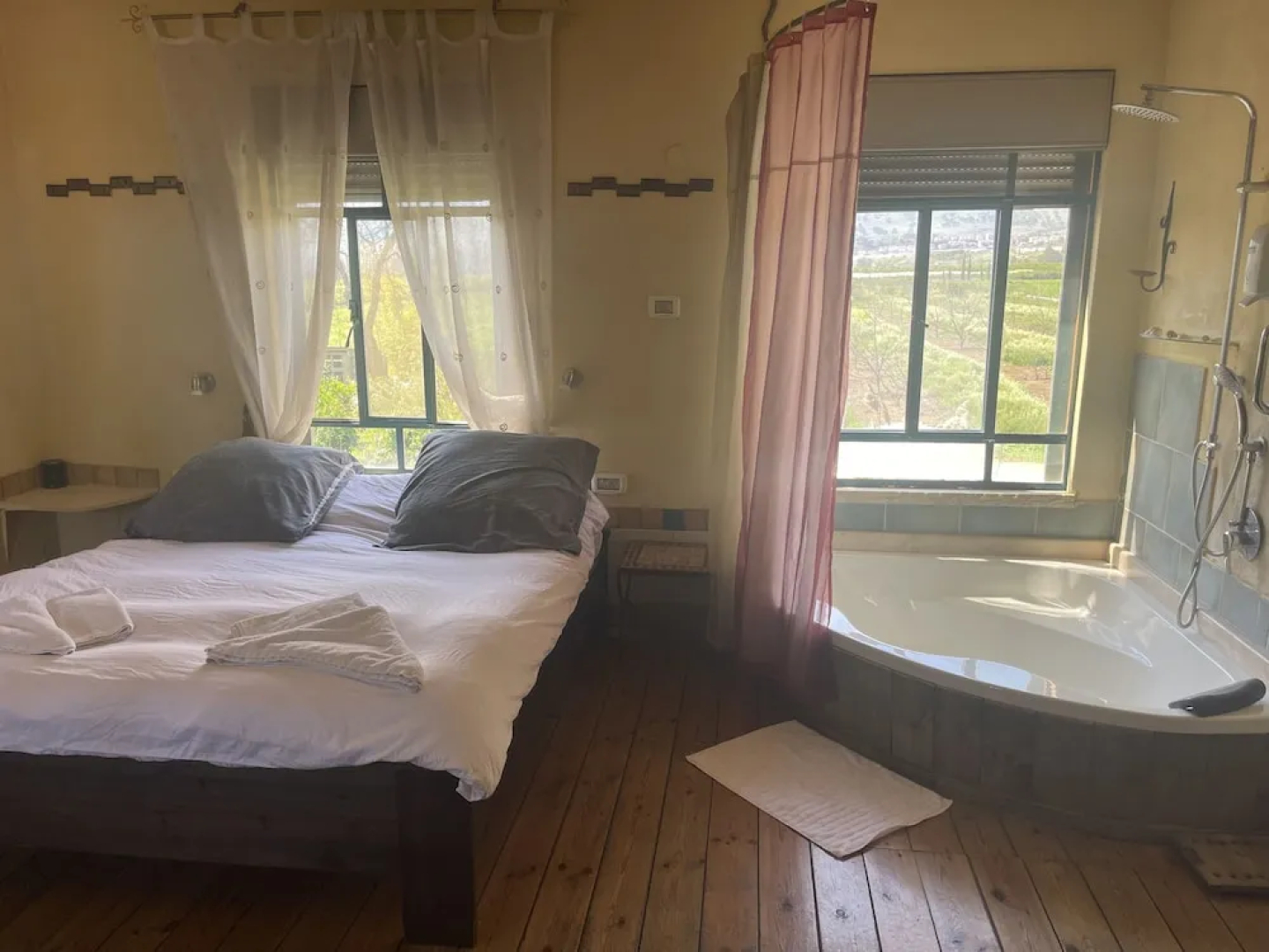 Gross nofesh and spa in Beit Hilel