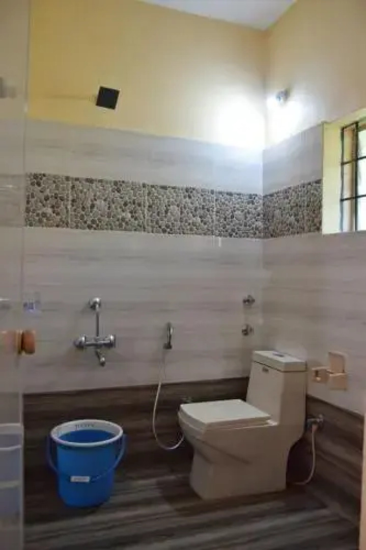 La Flora Adam Estate