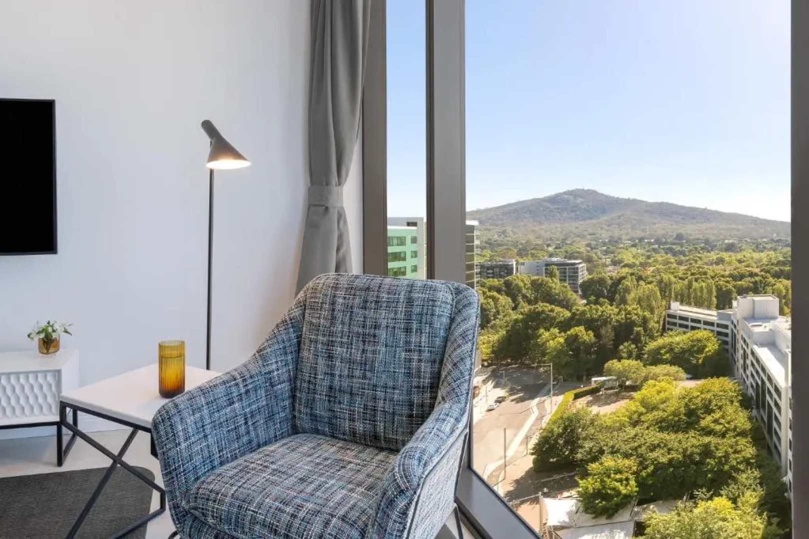 Meriton Suites Canberra