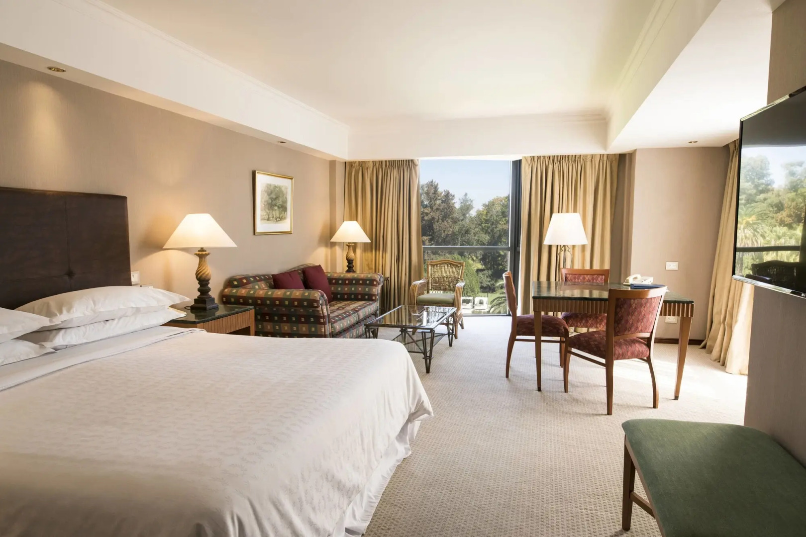 Sheraton Pilar Hotel and Convention Center