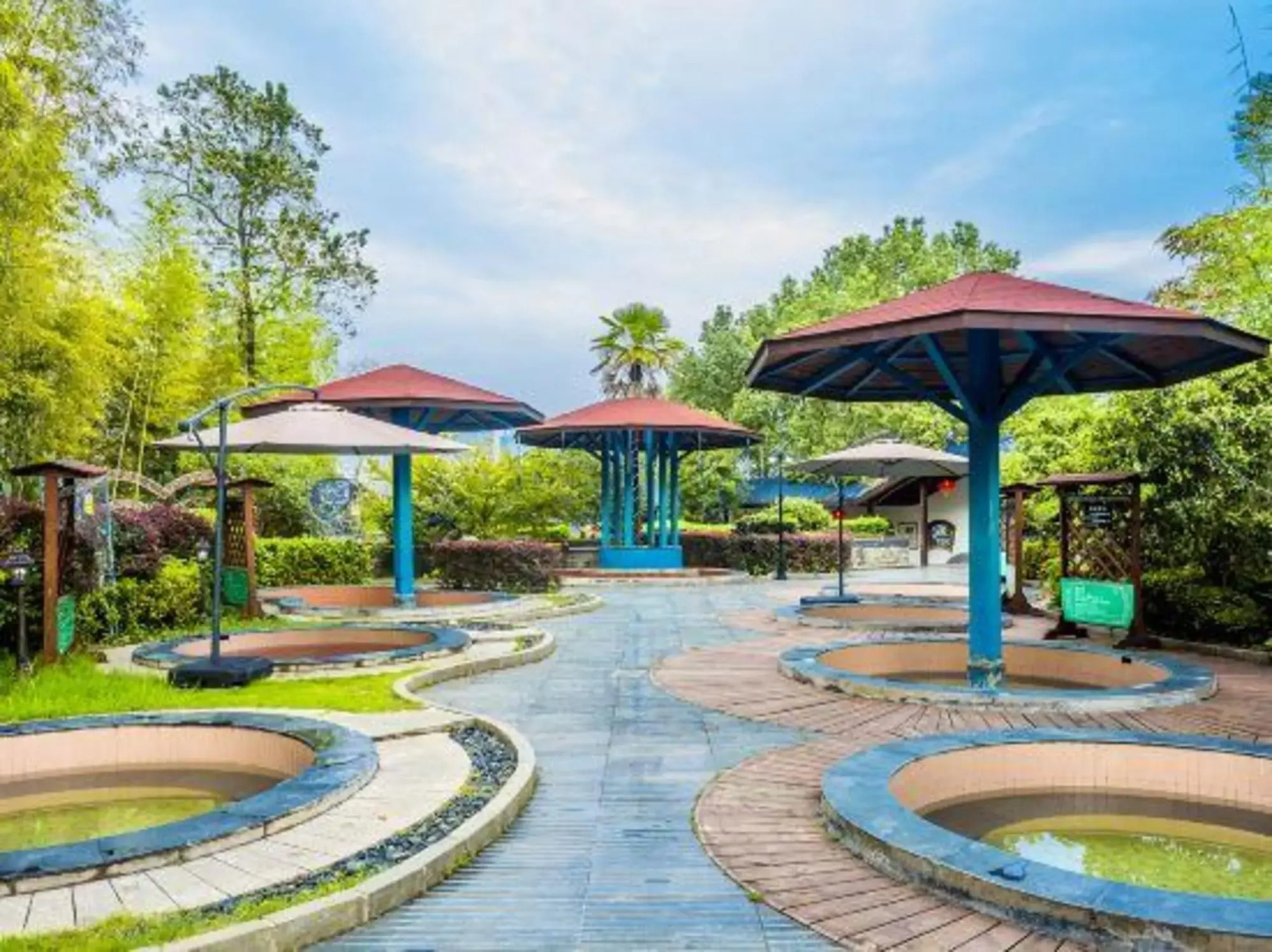 Xianning Chutian Yaochi Hot Spring Resort