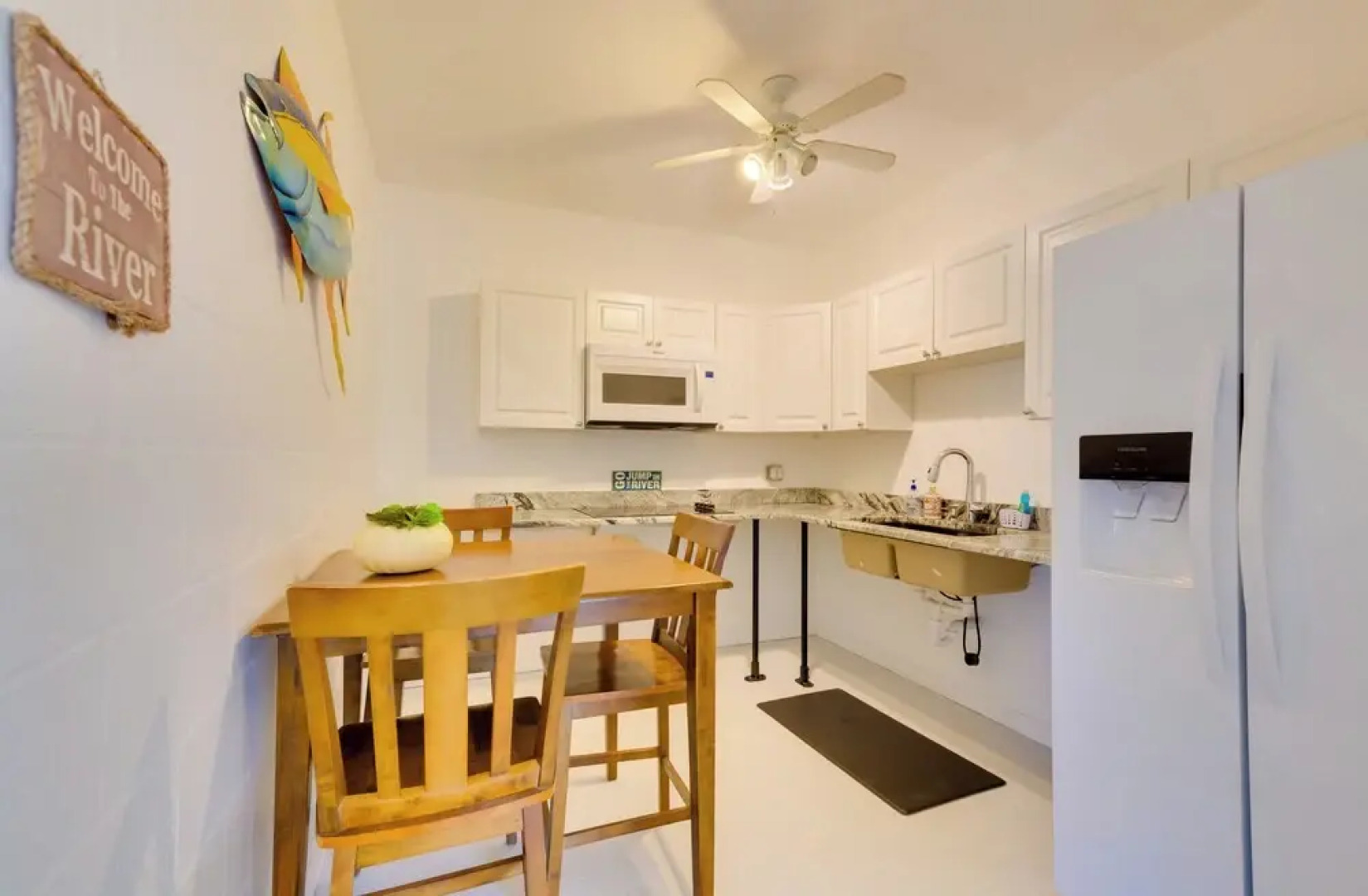 Weeki Wachee River Home on Main River by Park!