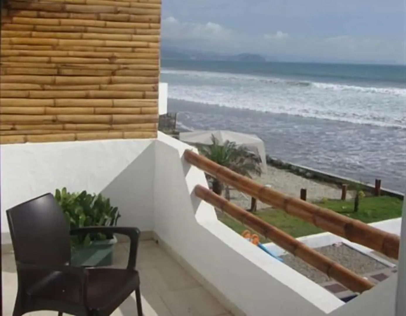 Sanctuary Puerto Cayo Lodge