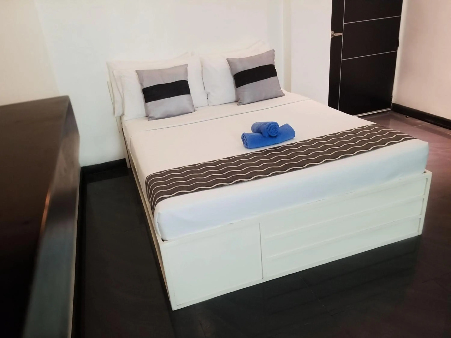 The ApplePeach House