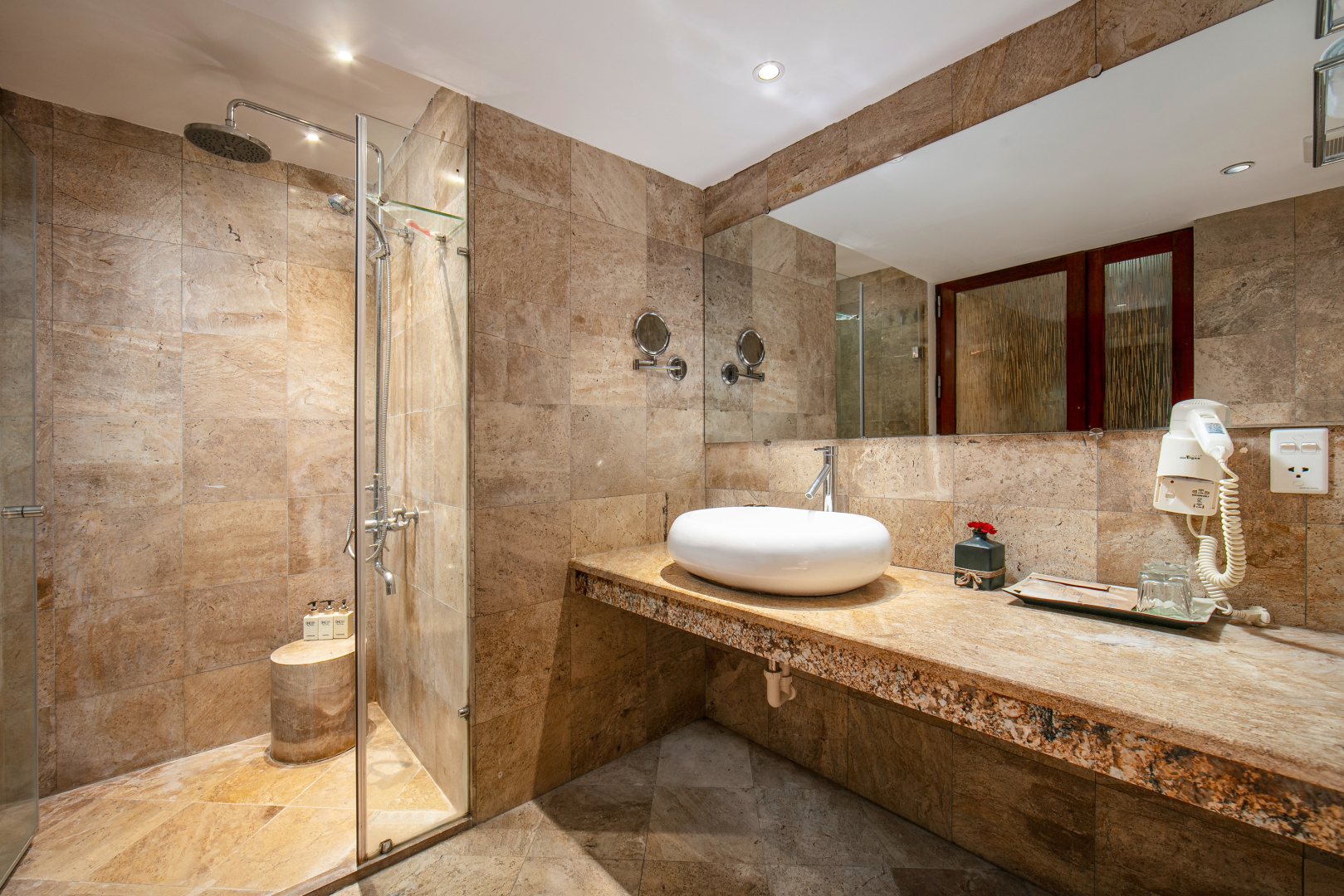 Oriental Suites Hotel & Spa