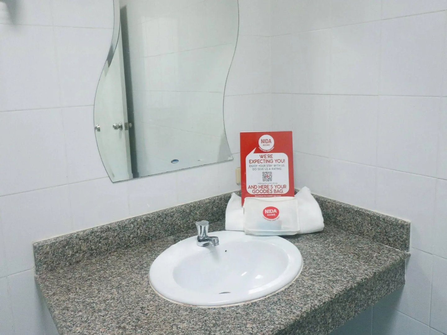 Nida Rooms Chalong Pier Windsor Park