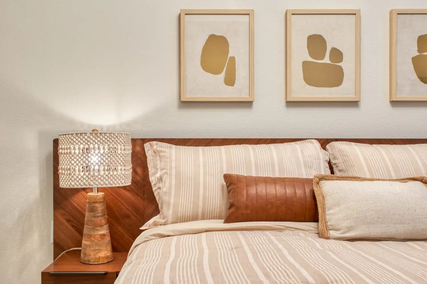 Sophisticated apartment with Mickey themed bedroom near Disney