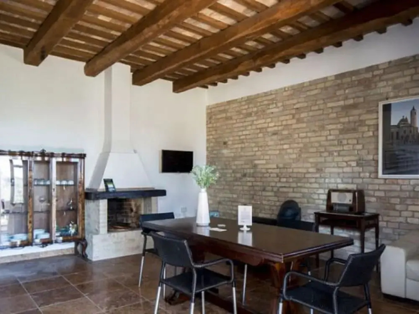 Charming Apartment in Ascoli Piceno Near Village