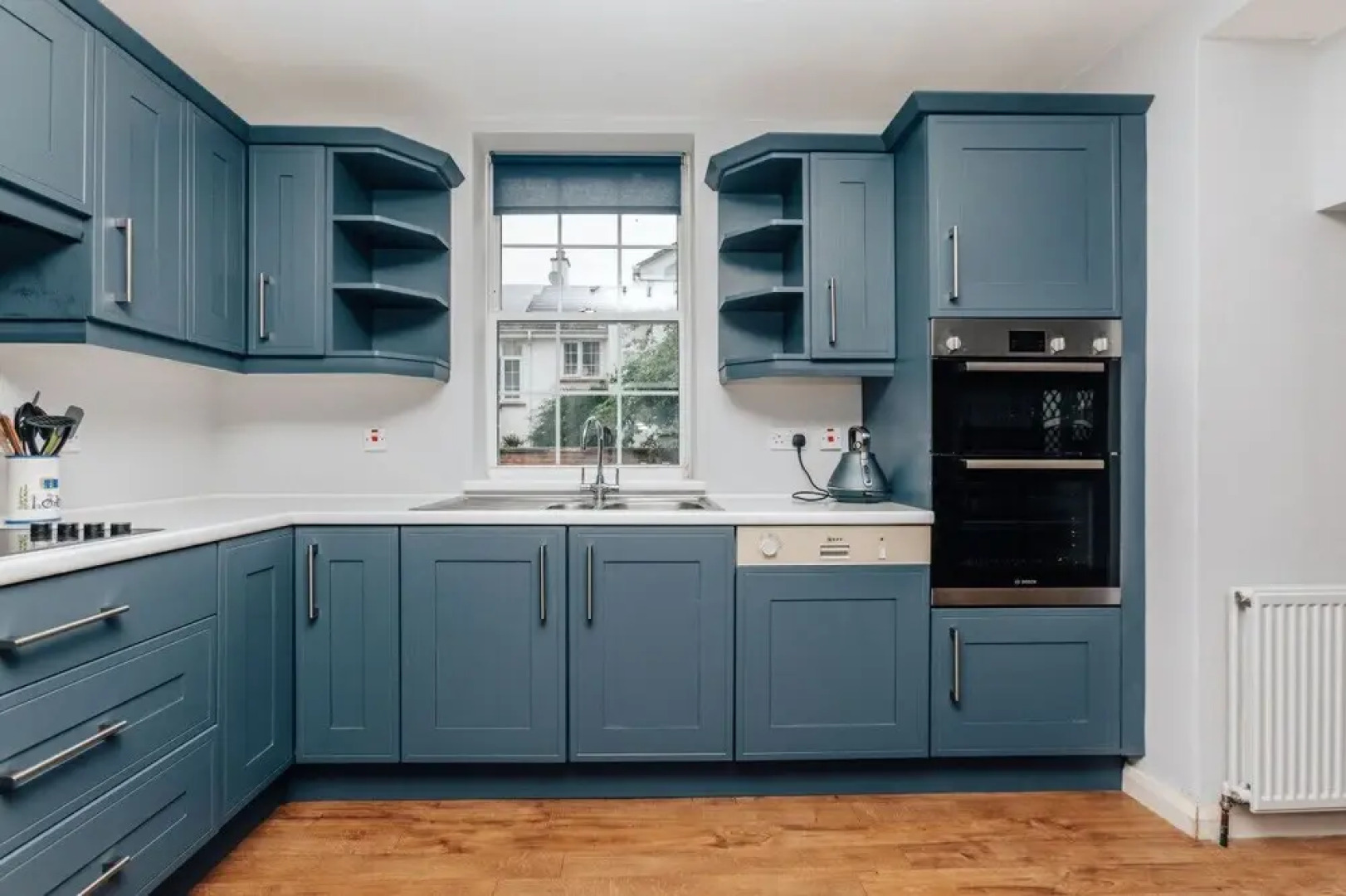 Montpellier House Centrally Located Large Garden - From 300 Per Night