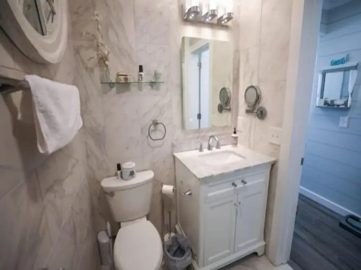 Beach Sunrise - Relaxing and Romantic! Enjoy ocean views from the bedroom with balcony access. 1 Condo by RedAwning