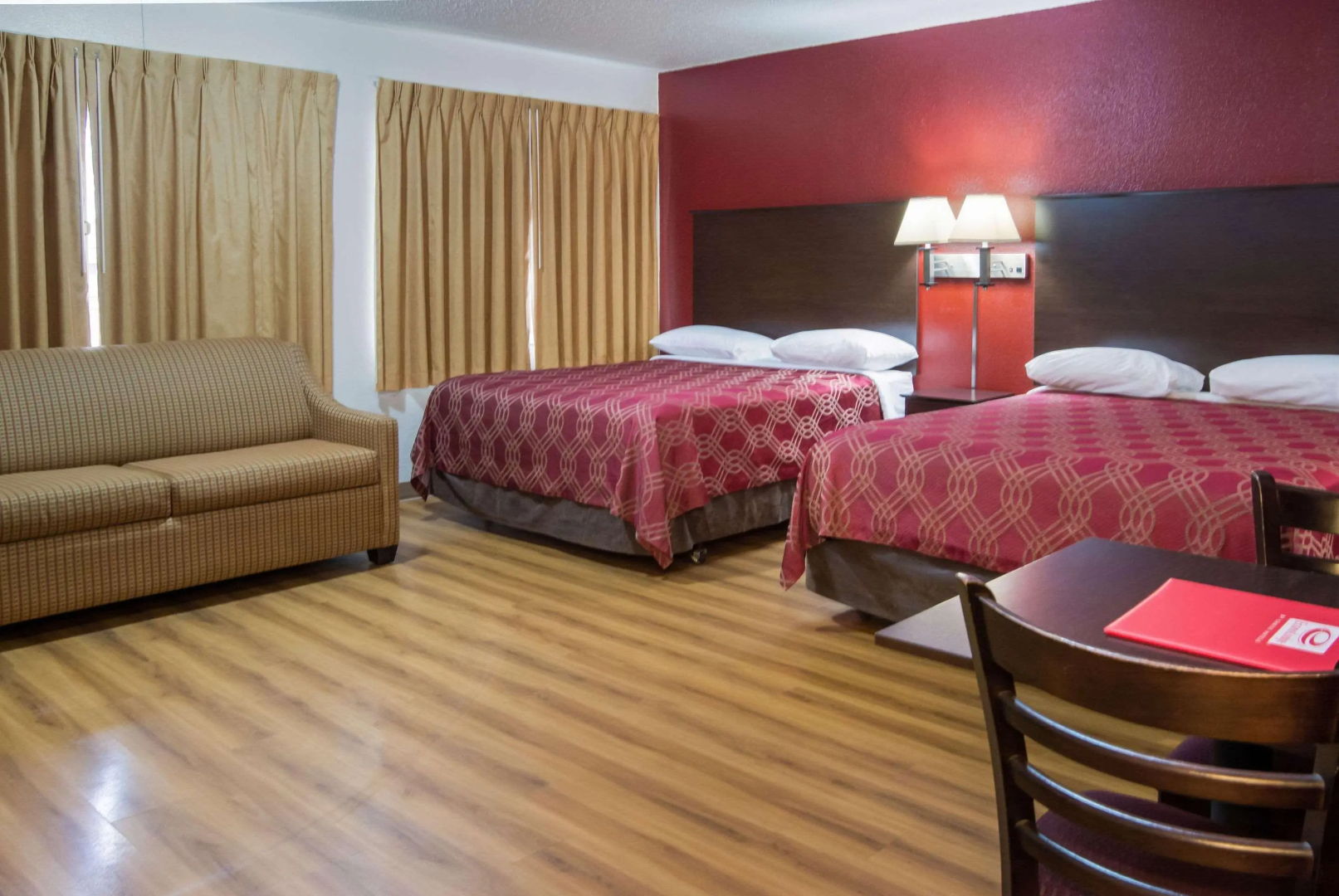 Bend Inn & Suites
