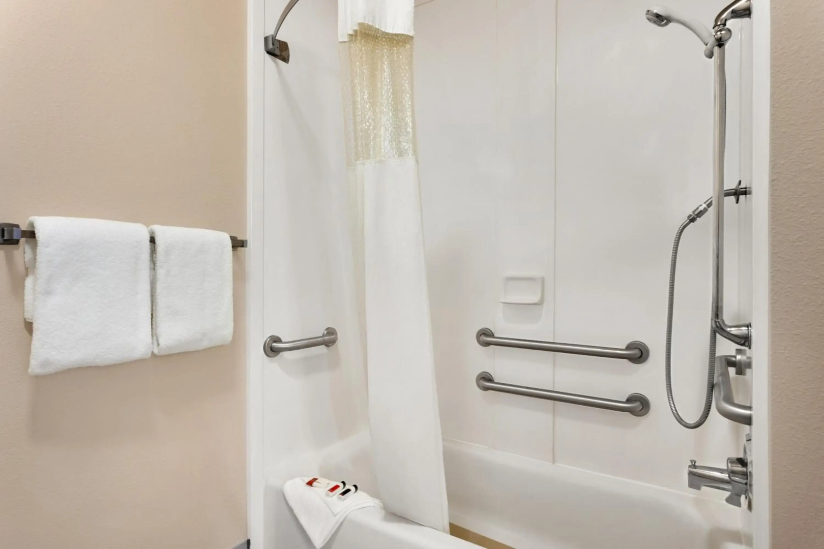 Baymont Inn & Suites Ft. Leonard/St. Robert