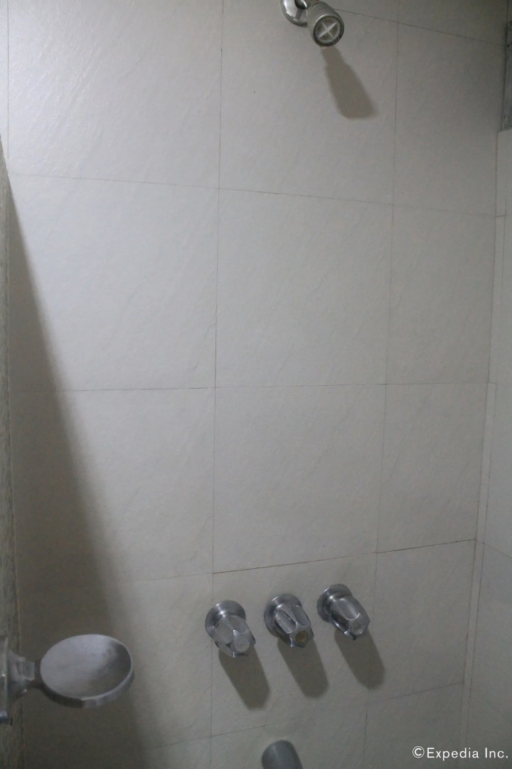 Halina Drive Inn Hotels - Sta Mesa