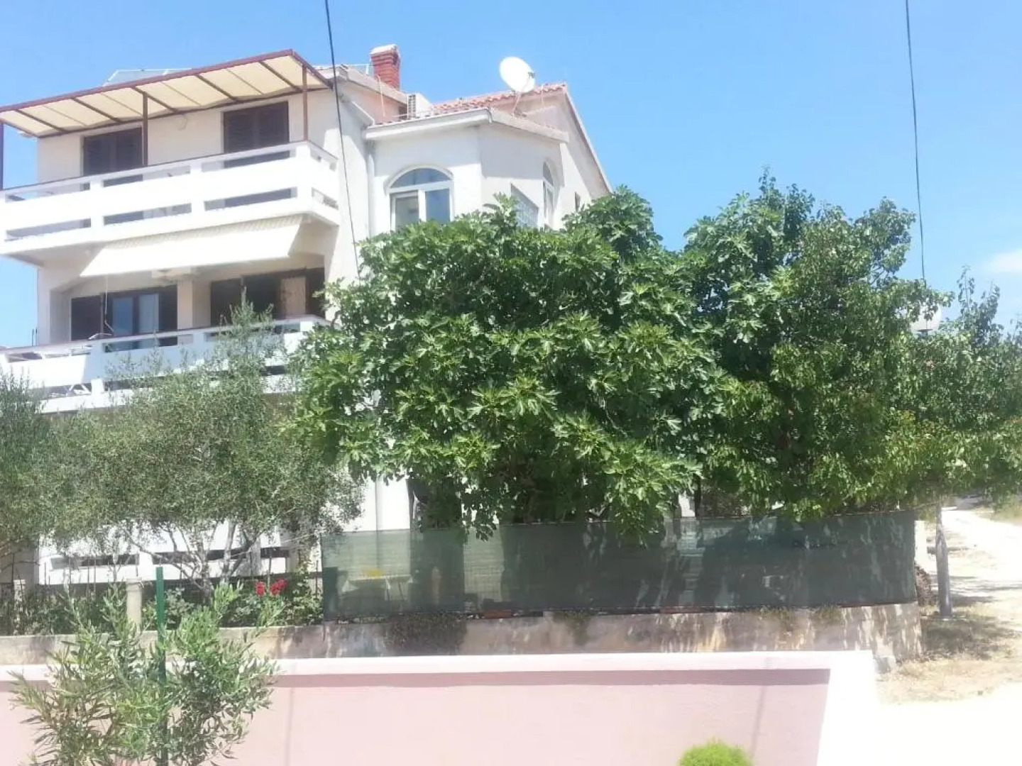 Aenona Sunny Apartment