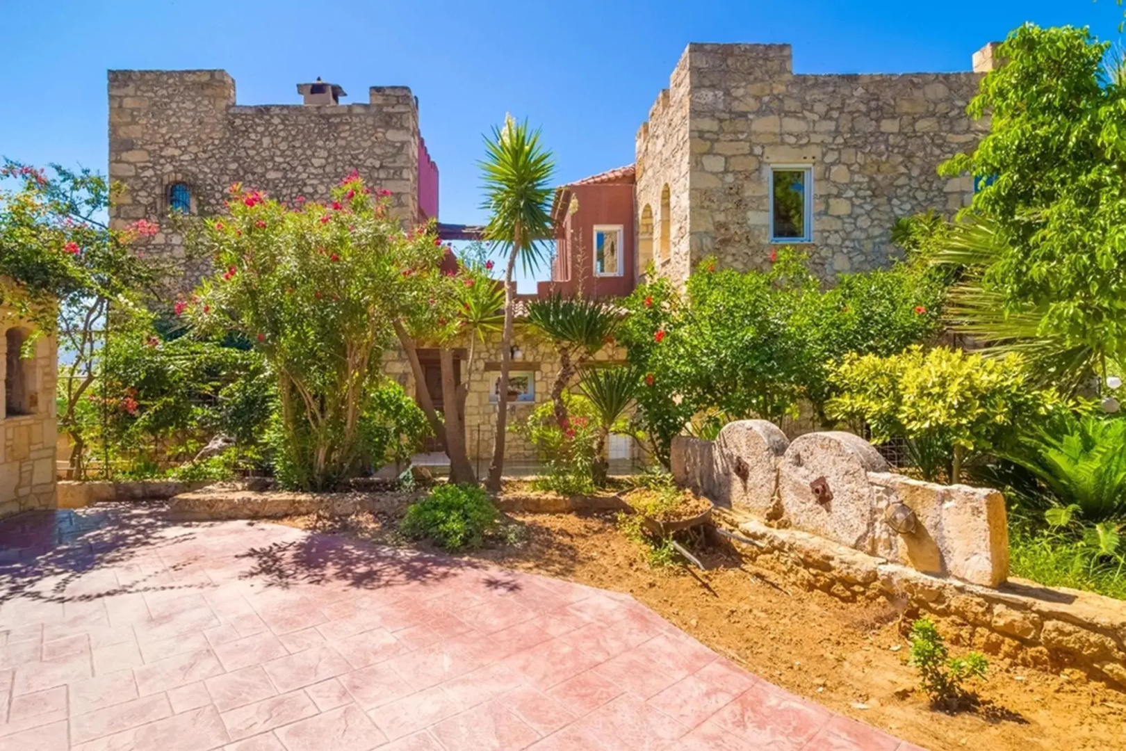 Kastro Estate