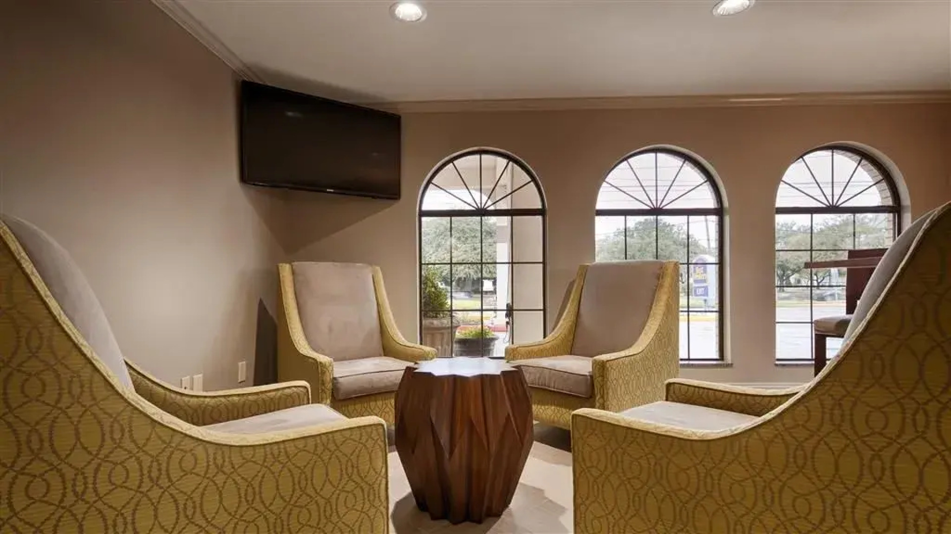 Best Western Deer Park Inn & Suites