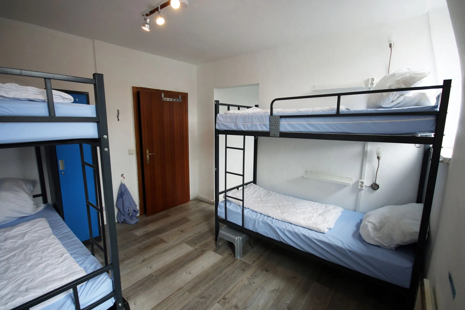 The Penny Pincher Inn - Hostel