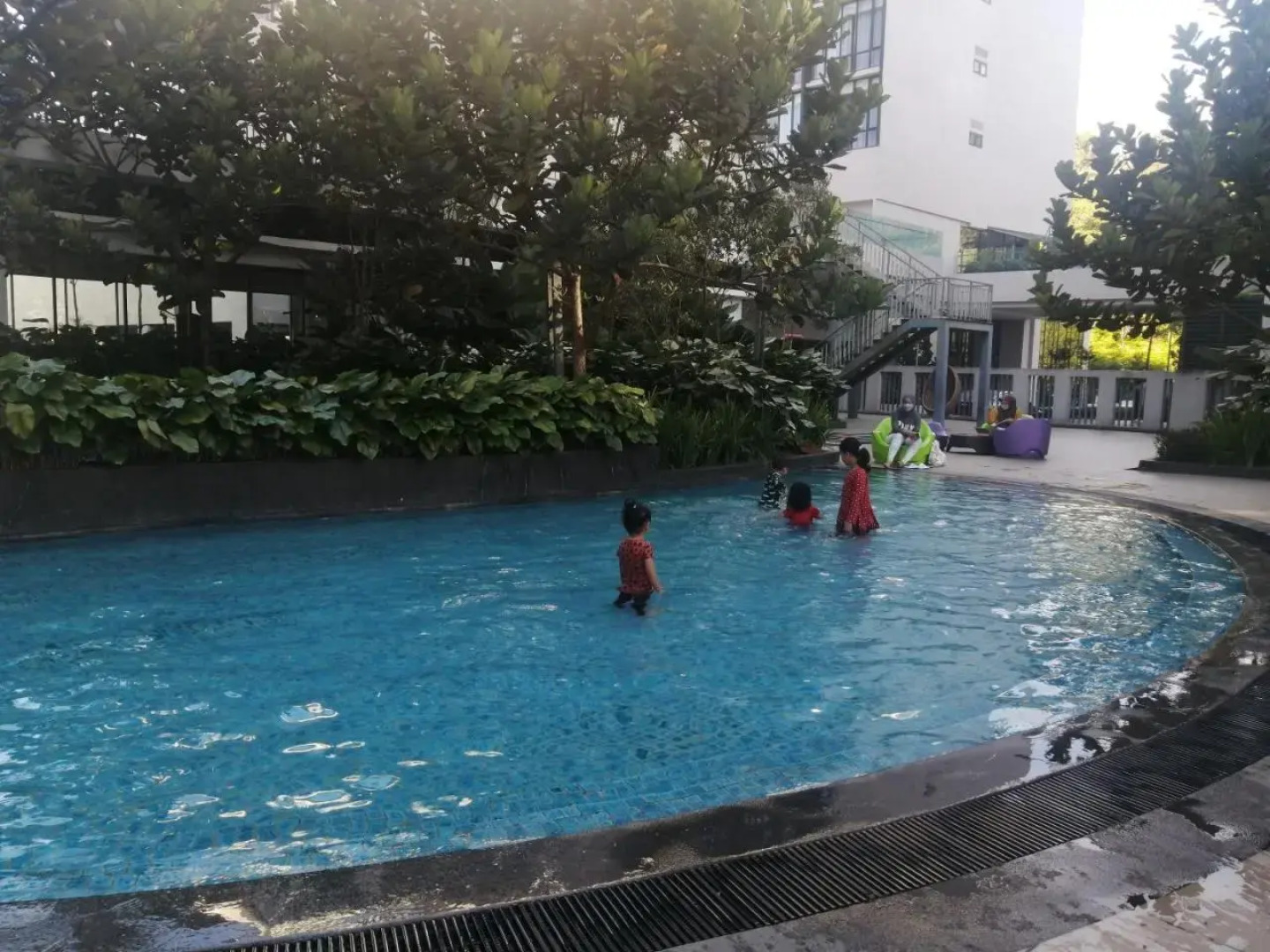 13 pax Midhills pool view free WIFI