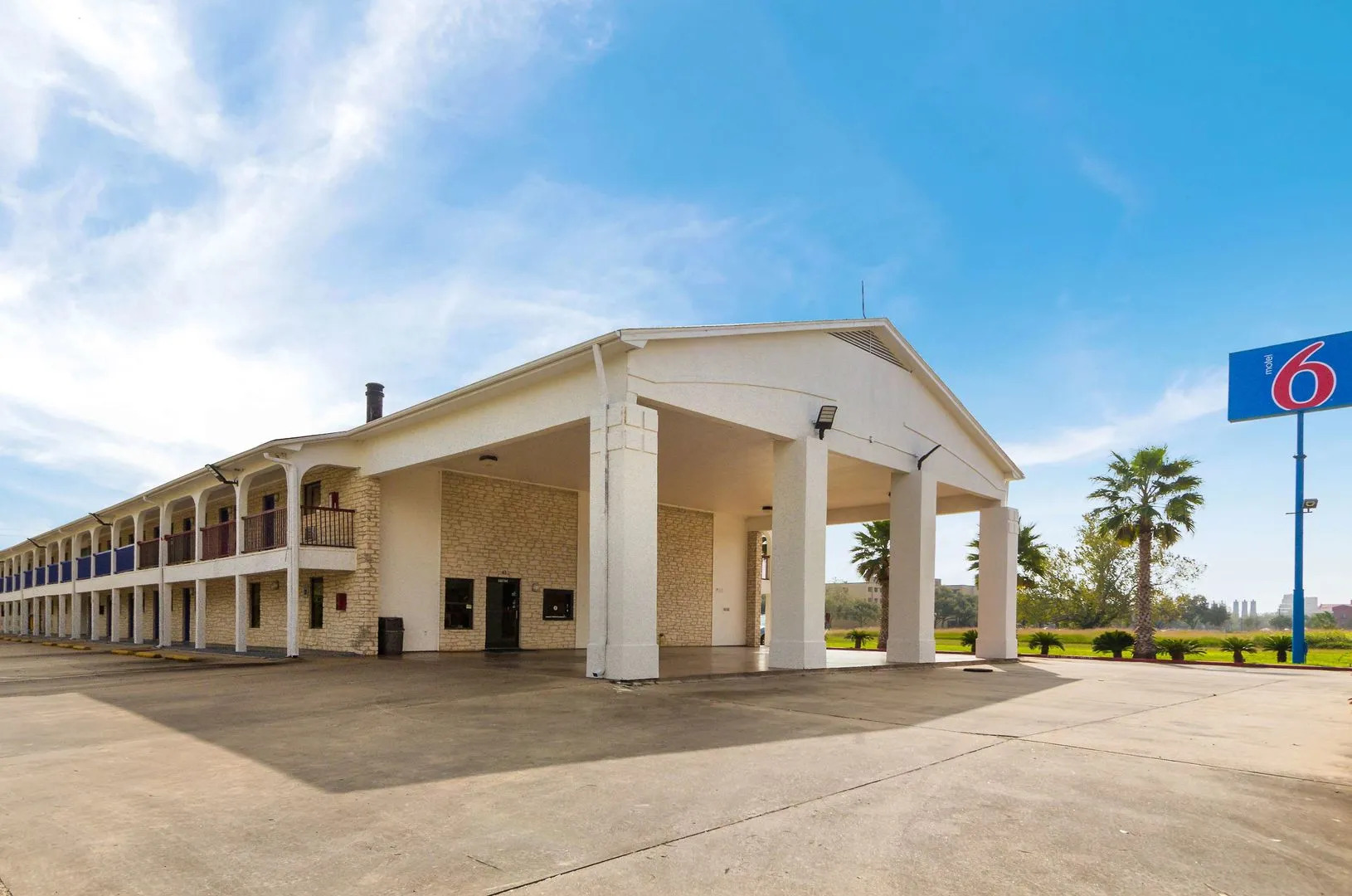 Scottish Inn & Suites