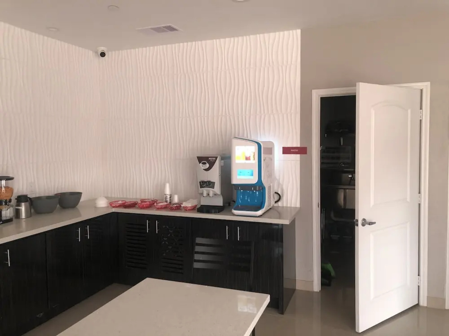 Budget Host Inn & Suites